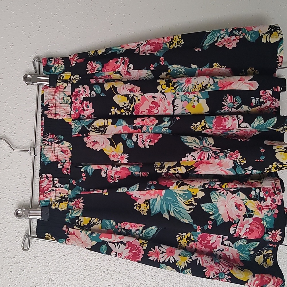 Women's floral skirt